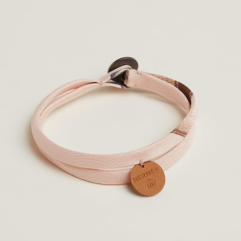 Single tour silk bracelet