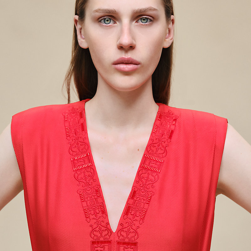 Sleeveless embroidered caftan