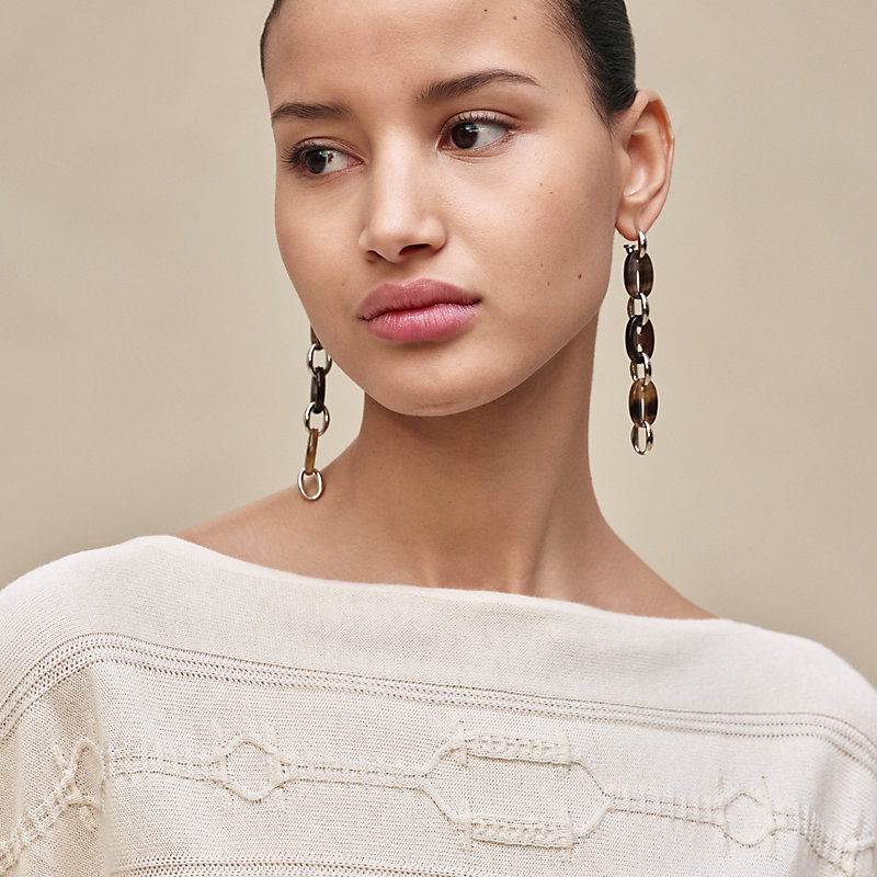 Sleeveless sweater