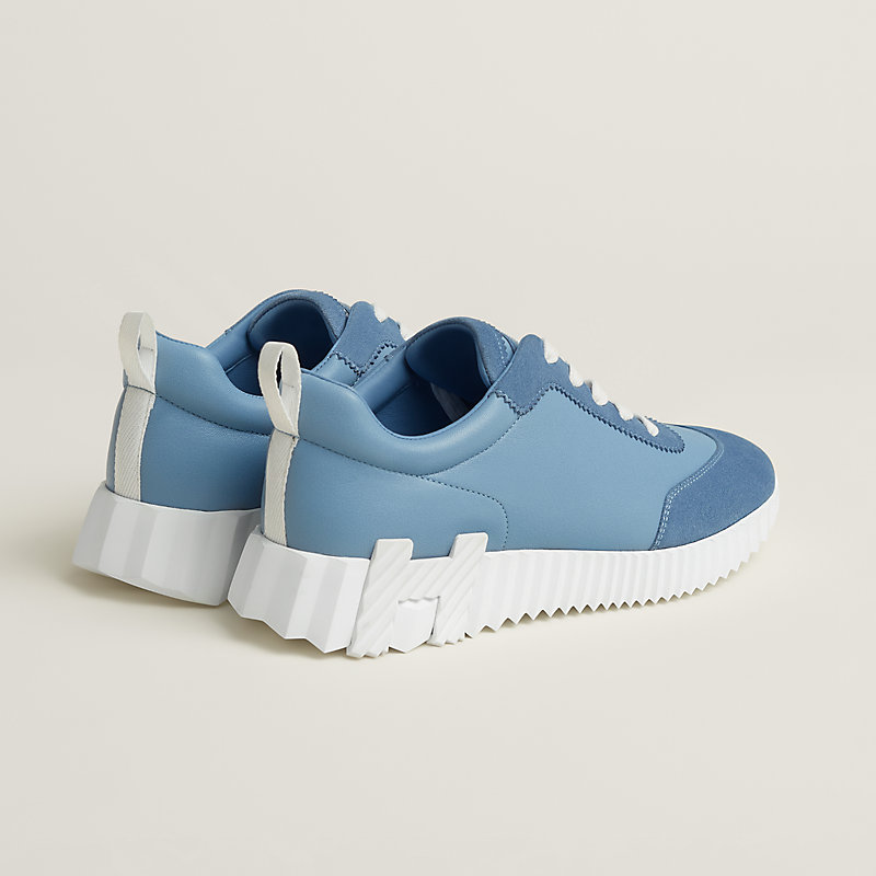 Sneakers Bouncing