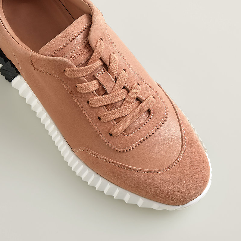 Sneakers Bouncing