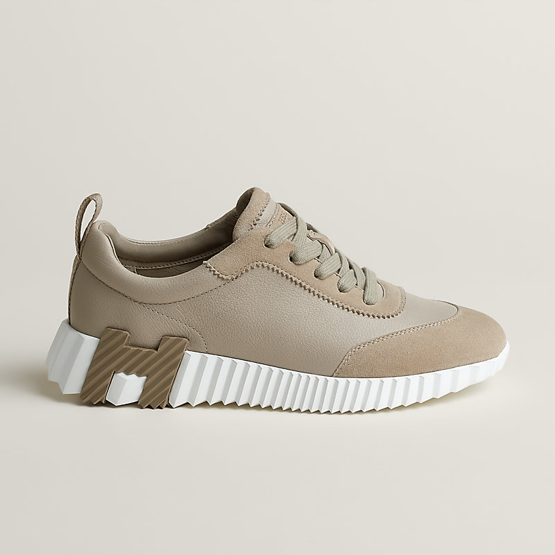 Sneakers Bouncing