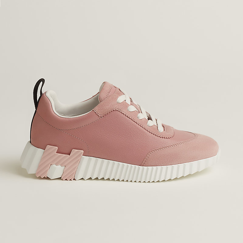 Sneakers Bouncing