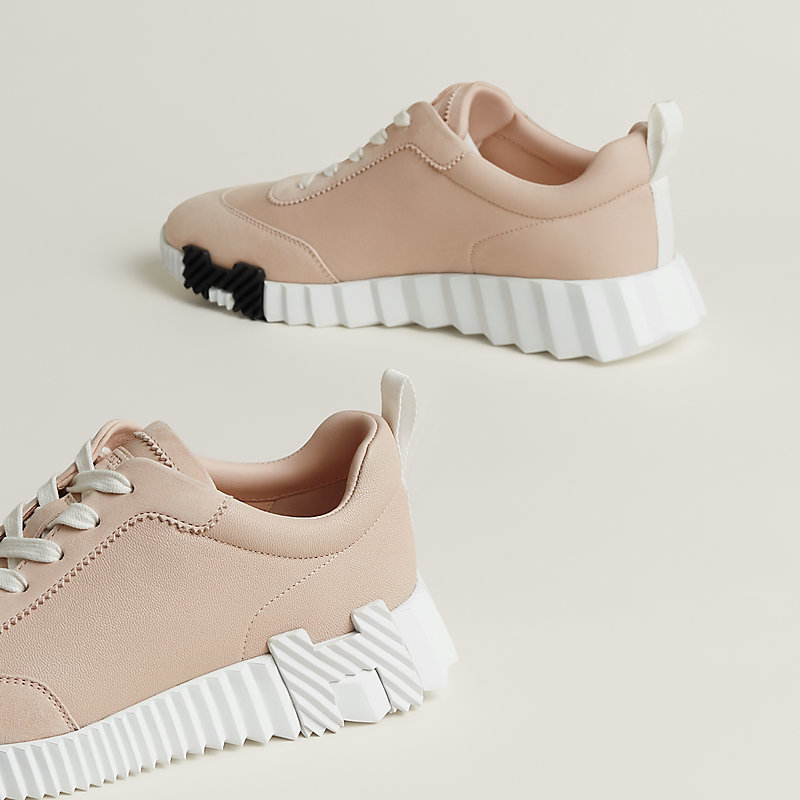 Sneakers Bouncing