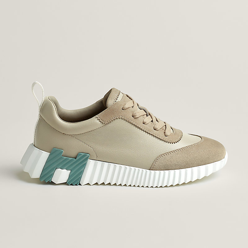 Sneakers Bouncing