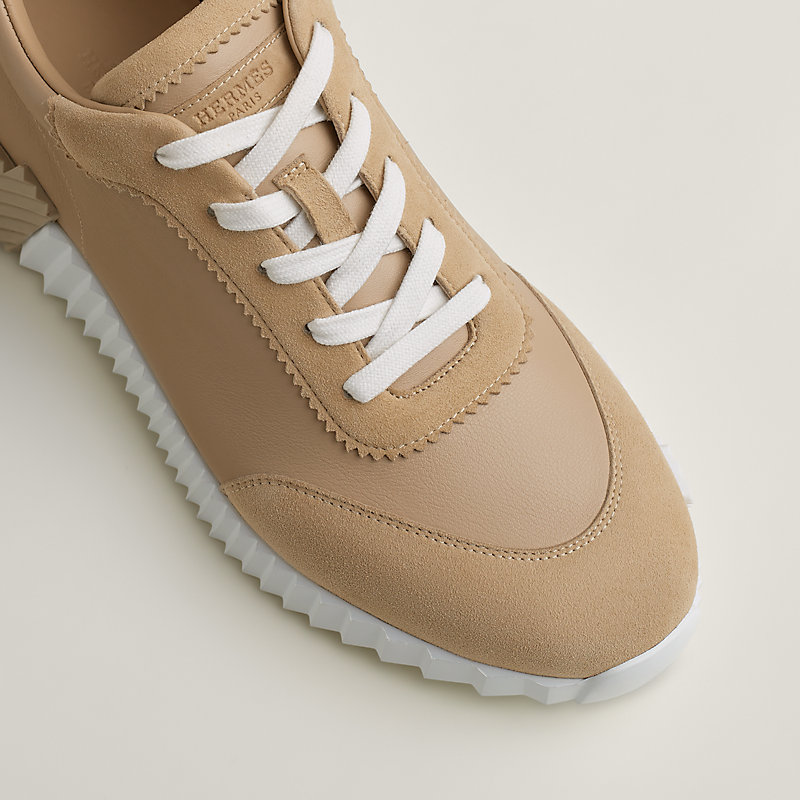 Sneakers Bouncing