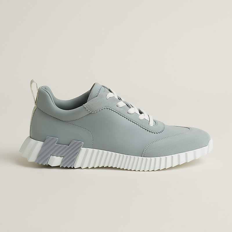 Sneakers Bouncing