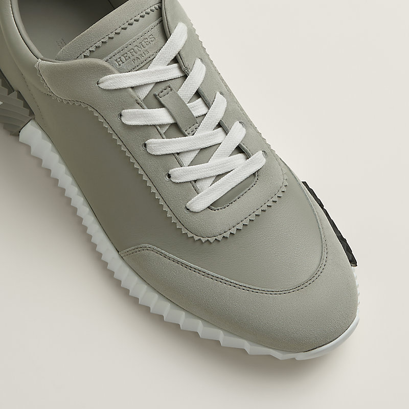 Sneakers Bouncing