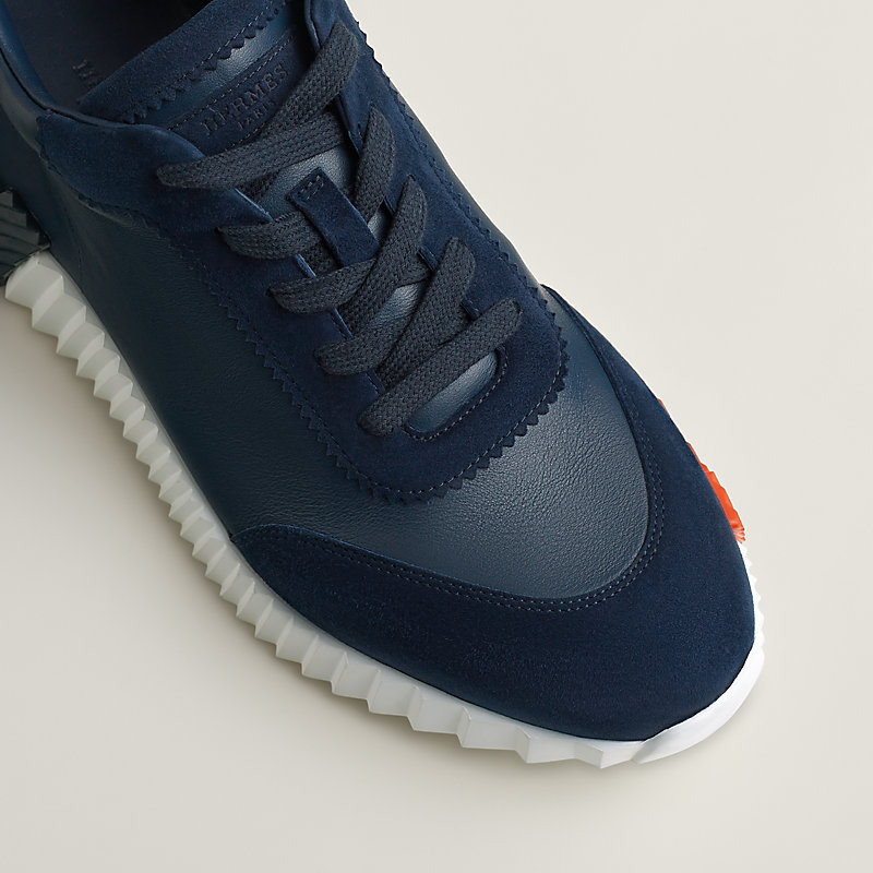Sneakers Bouncing