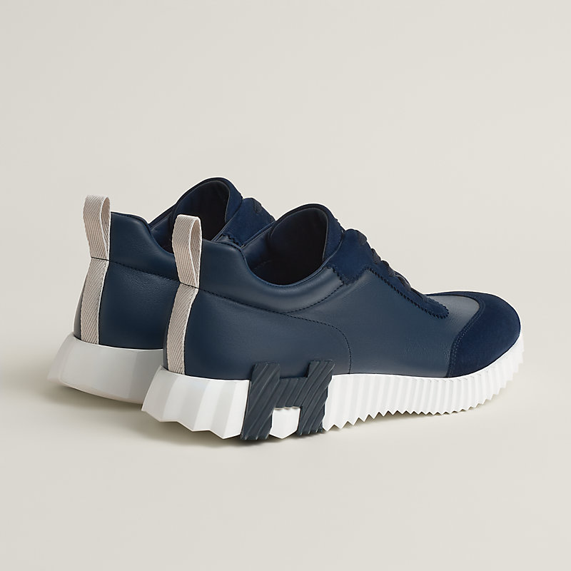 Sneakers Bouncing