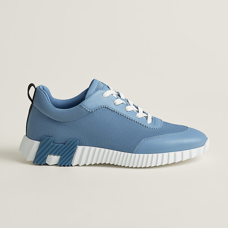 Sneakers Bouncing