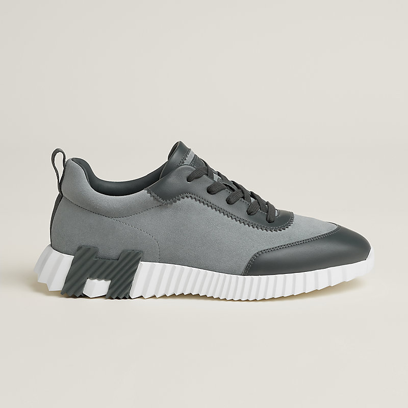 Sneakers Bouncing