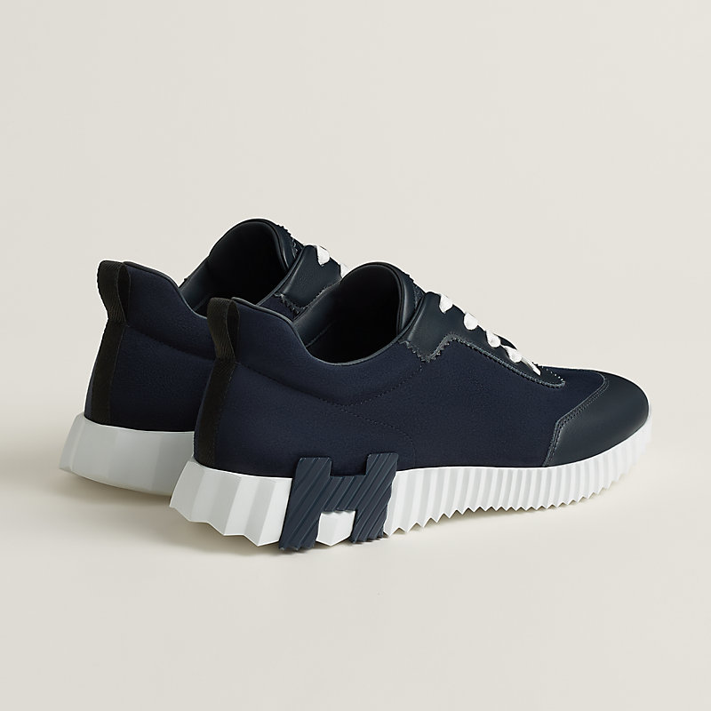 Sneakers Bouncing