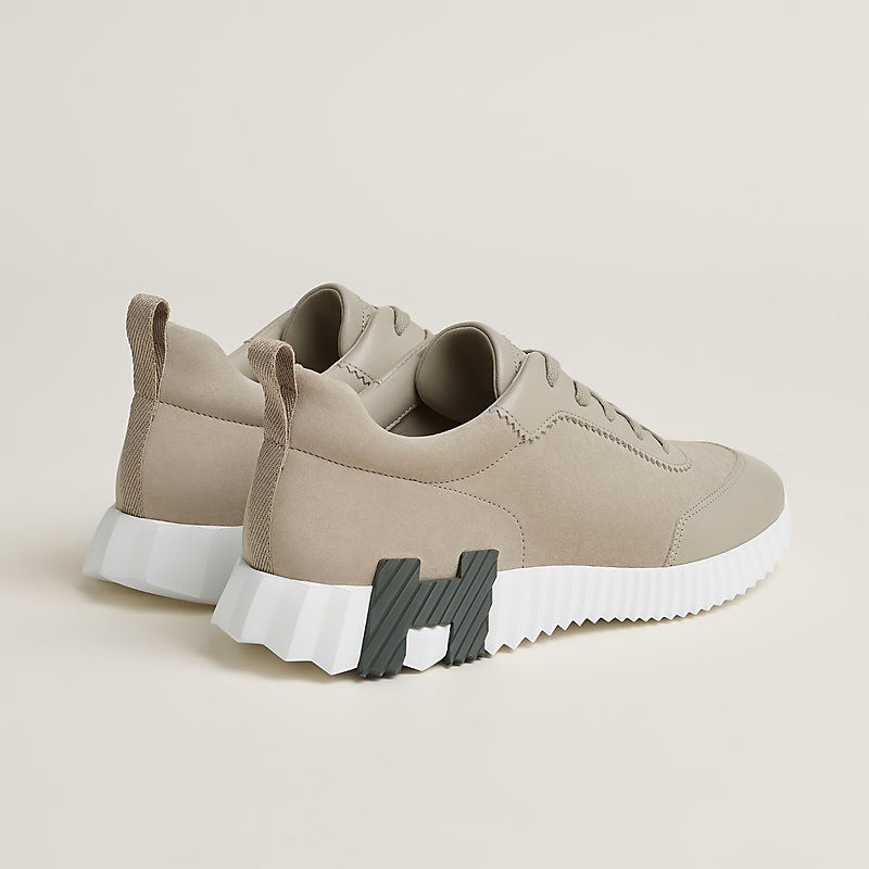 Sneakers Bouncing