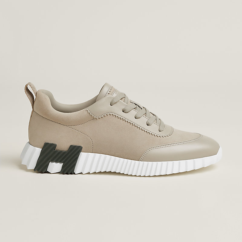 Sneakers Bouncing