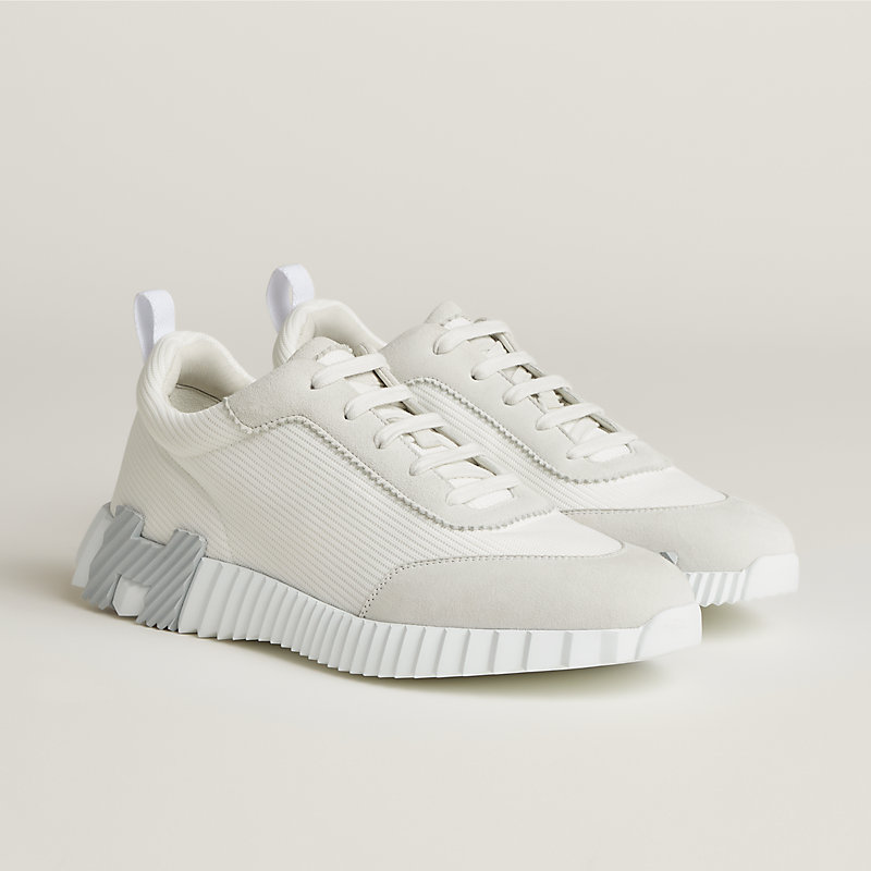 Sneakers Bouncing