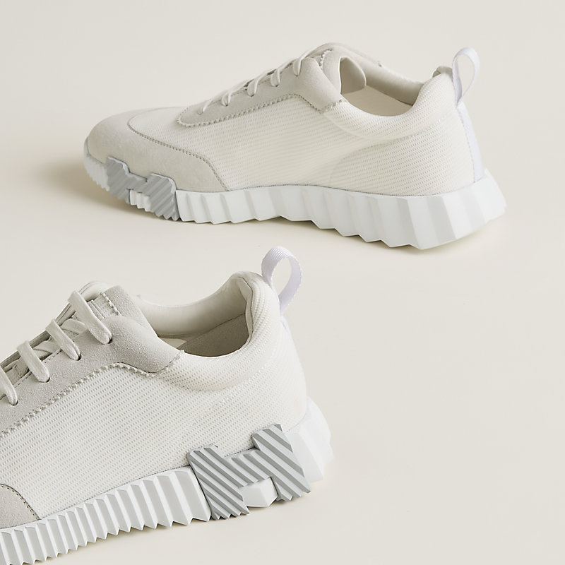 Sneakers Bouncing