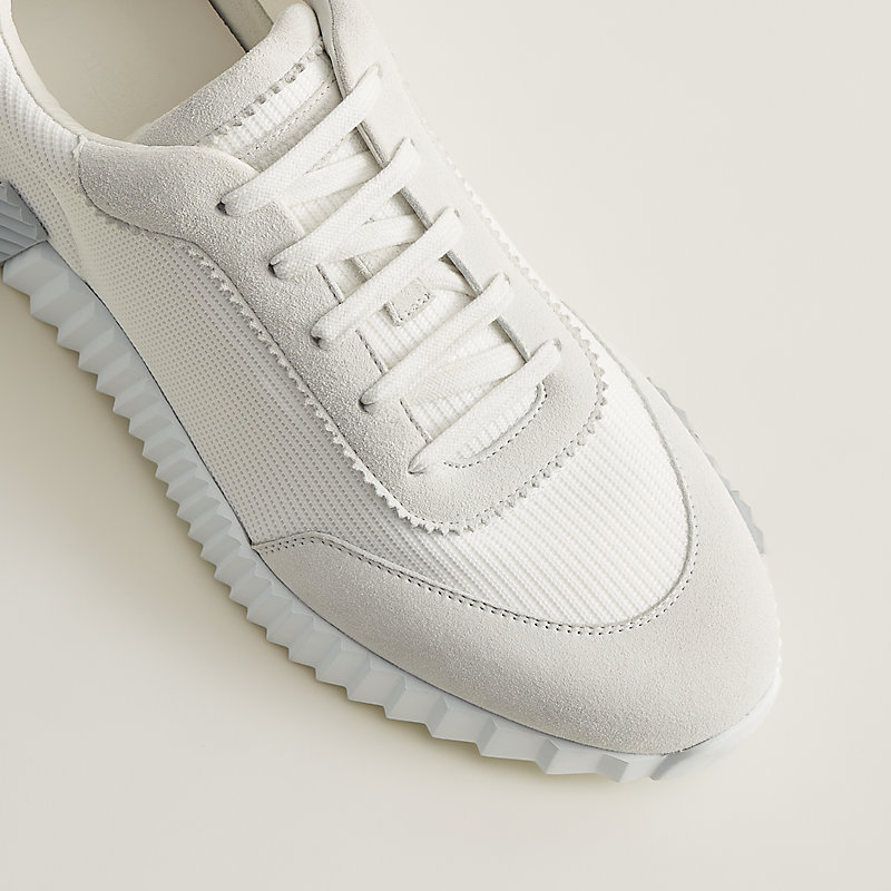 Sneakers Bouncing