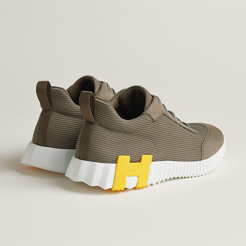 Sneakers Bouncing