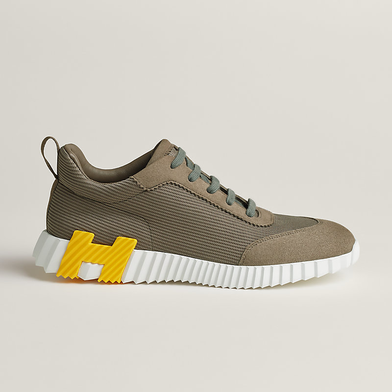 Sneakers Bouncing