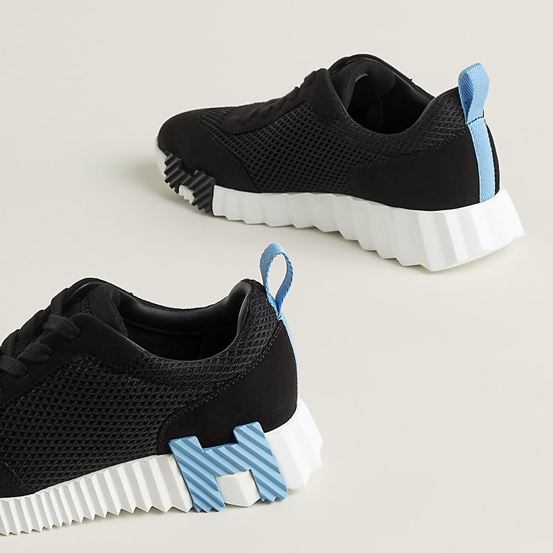 Sneakers Bouncing