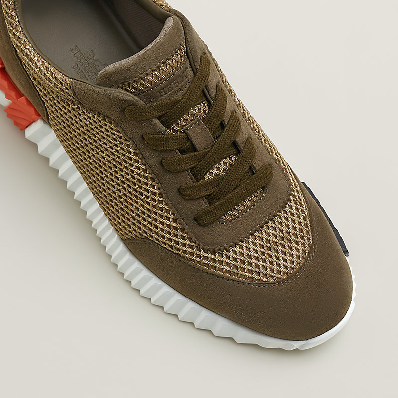 Sneakers Bouncing