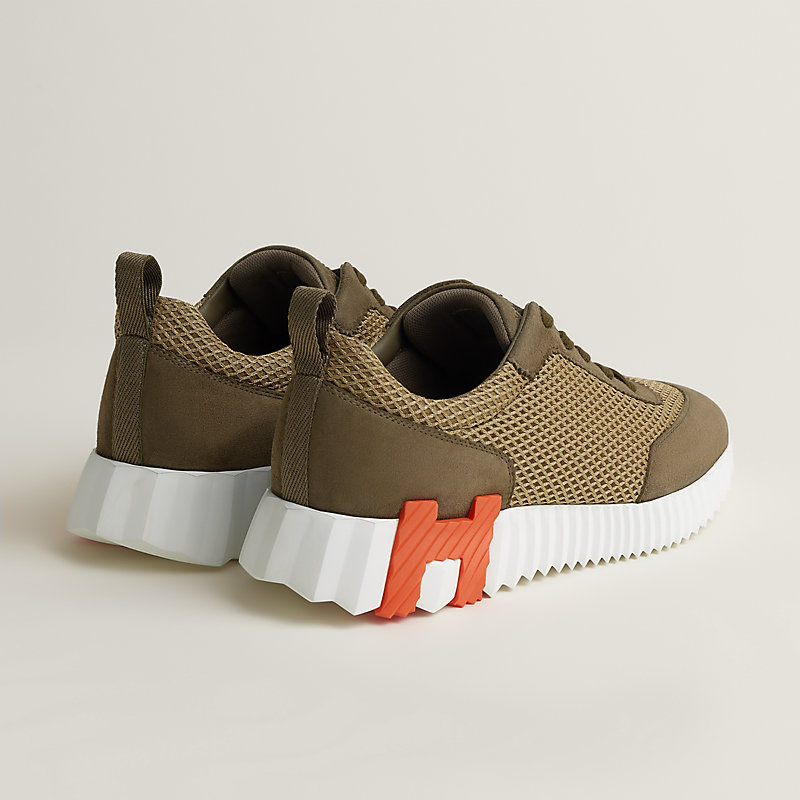 Sneakers Bouncing