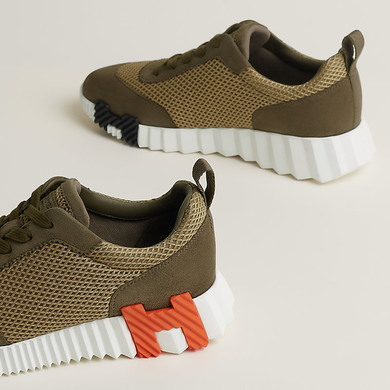 Sneakers Bouncing
