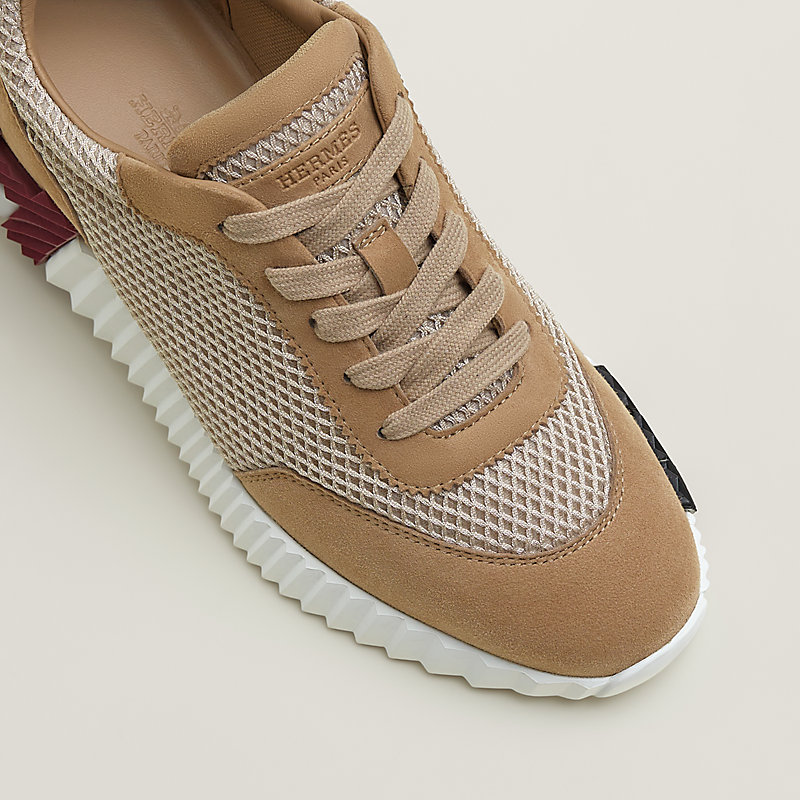 Sneakers Bouncing