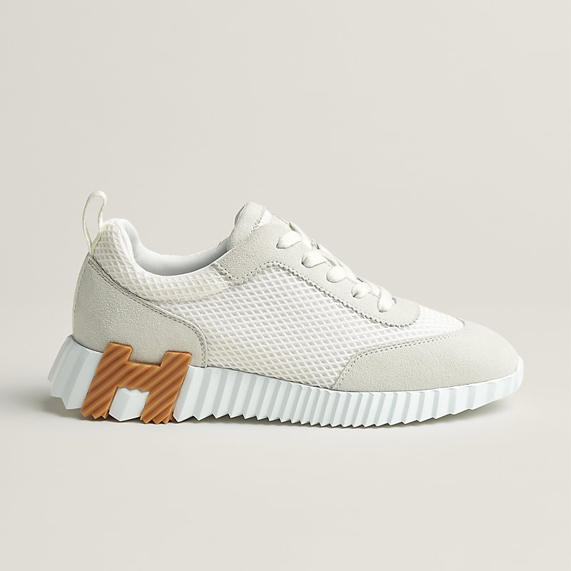 Sneakers Bouncing