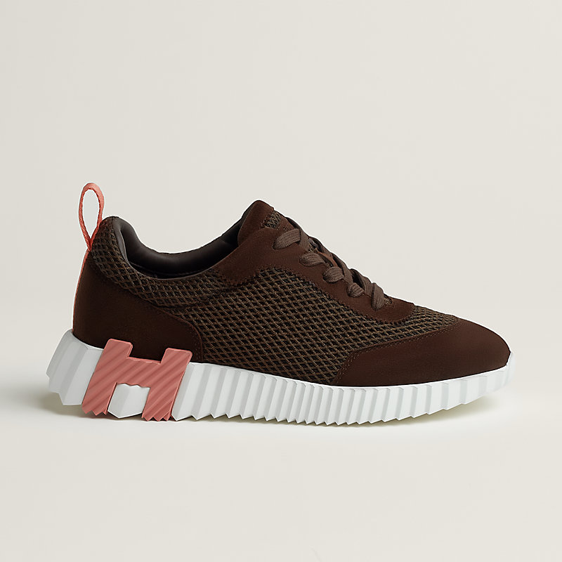 Sneakers Bouncing