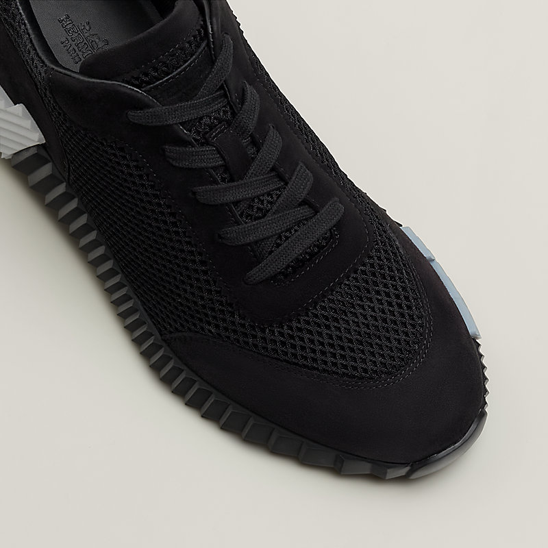 Sneakers Bouncing