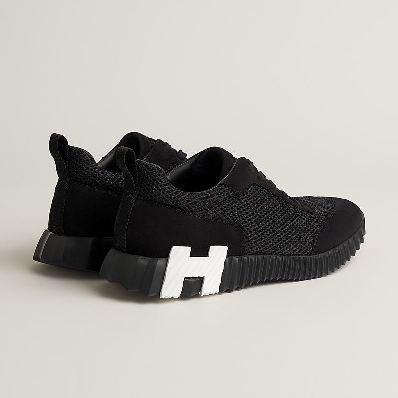 Sneakers Bouncing