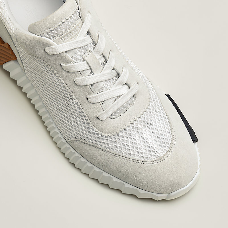 Sneakers Bouncing