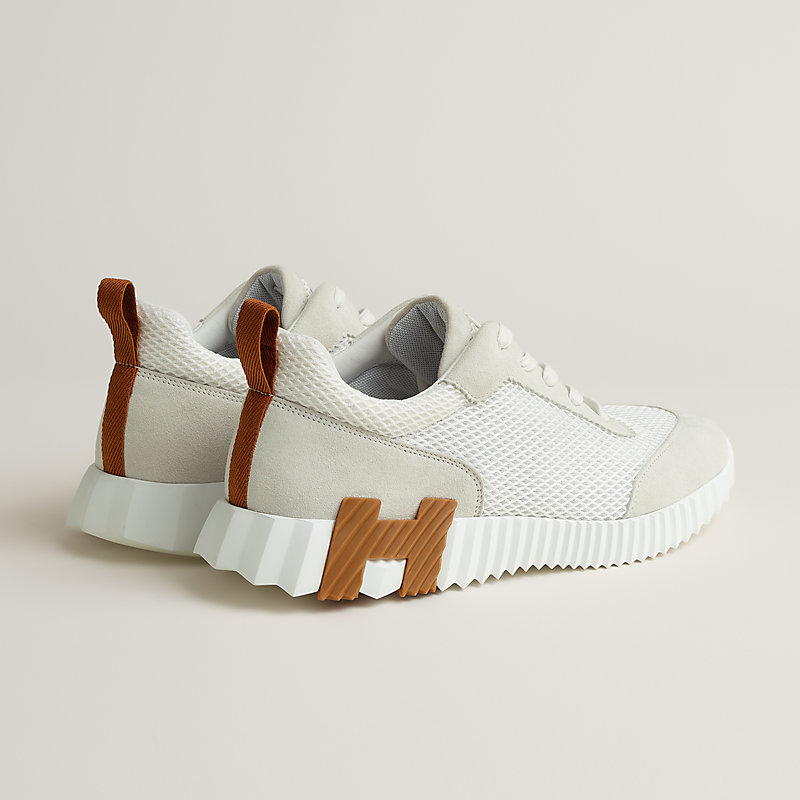 Sneakers Bouncing