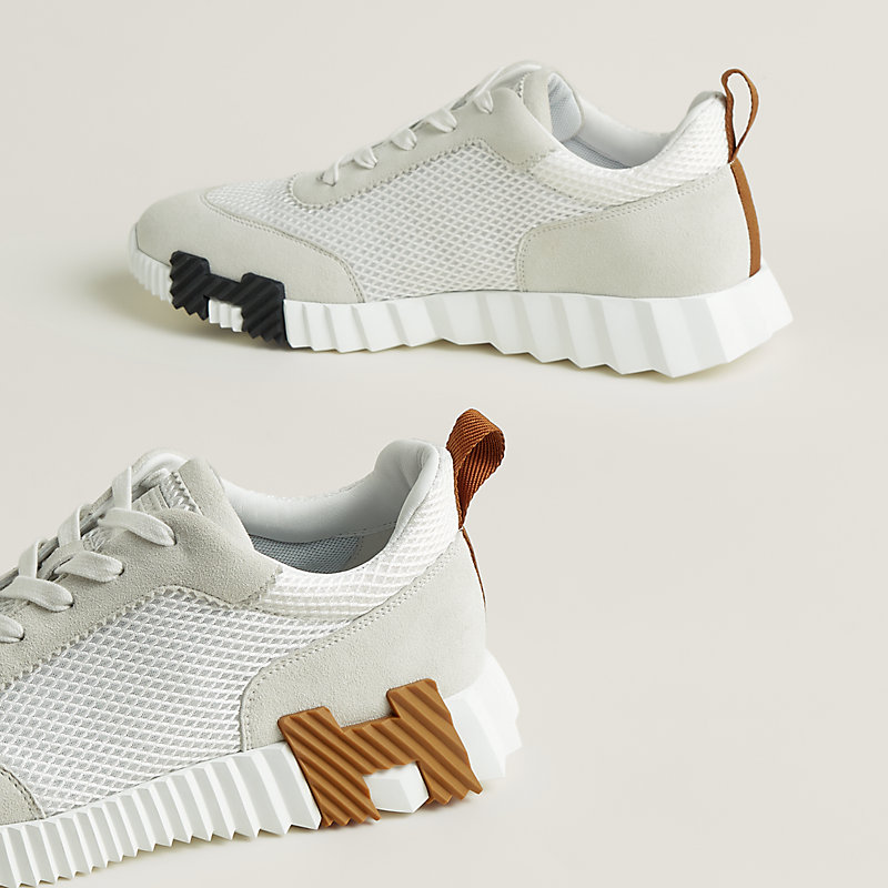 Sneakers Bouncing