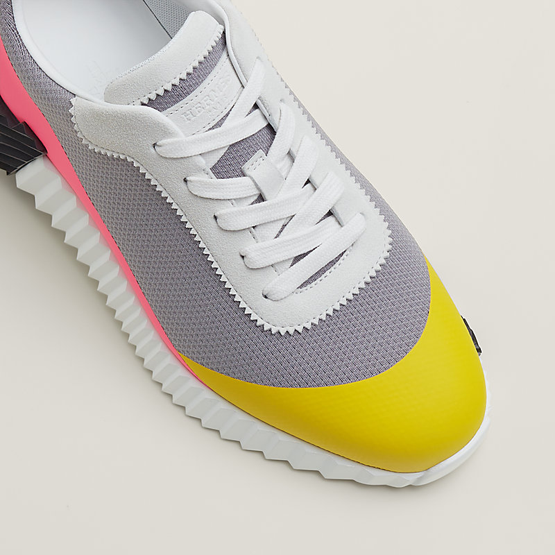 Sneakers Bouncing