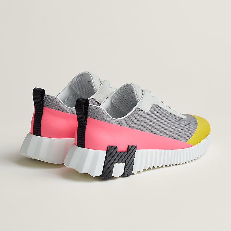 Sneakers Bouncing