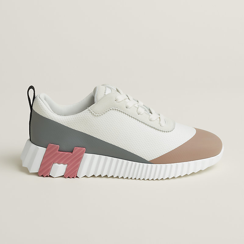 Sneakers Bouncing