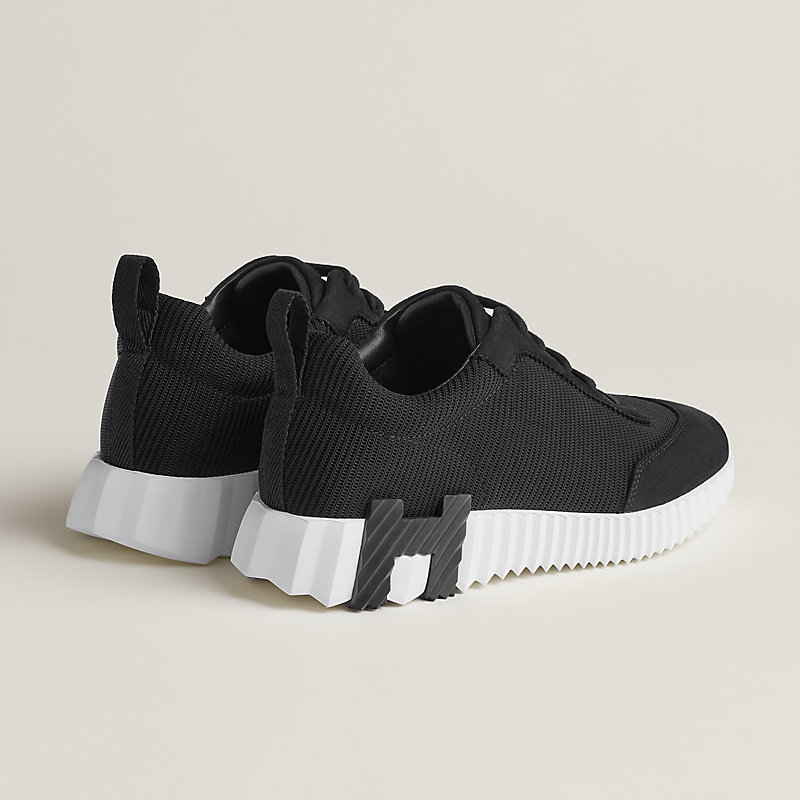 Sneakers Bouncing