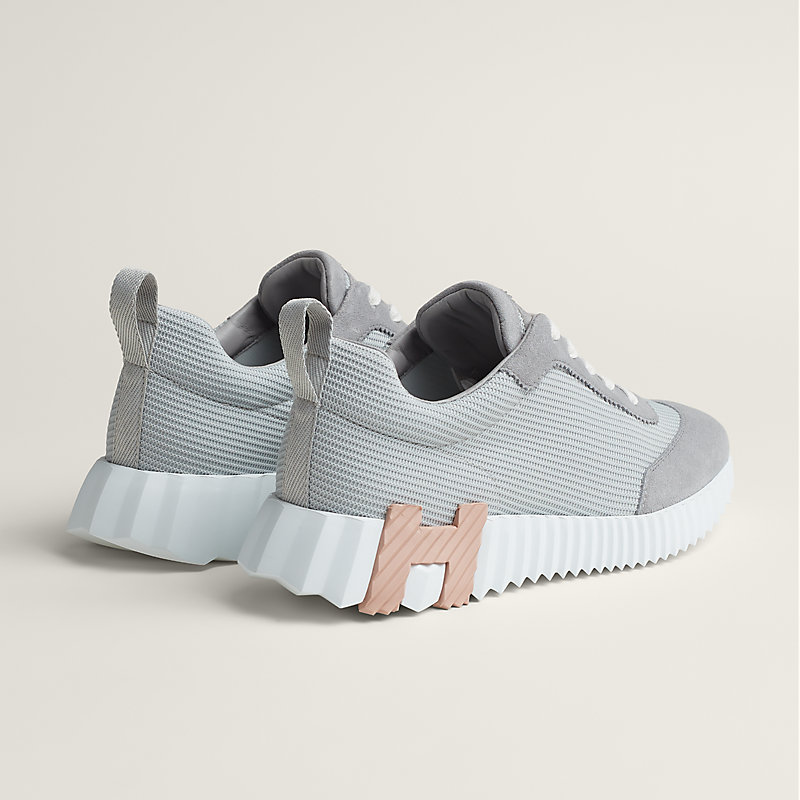 Sneakers Bouncing