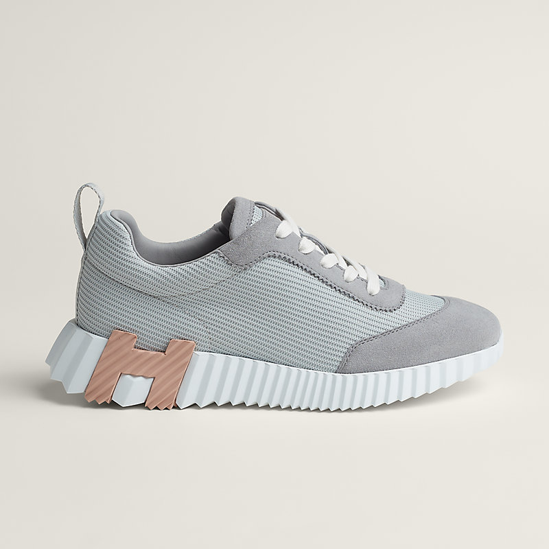 Sneakers Bouncing