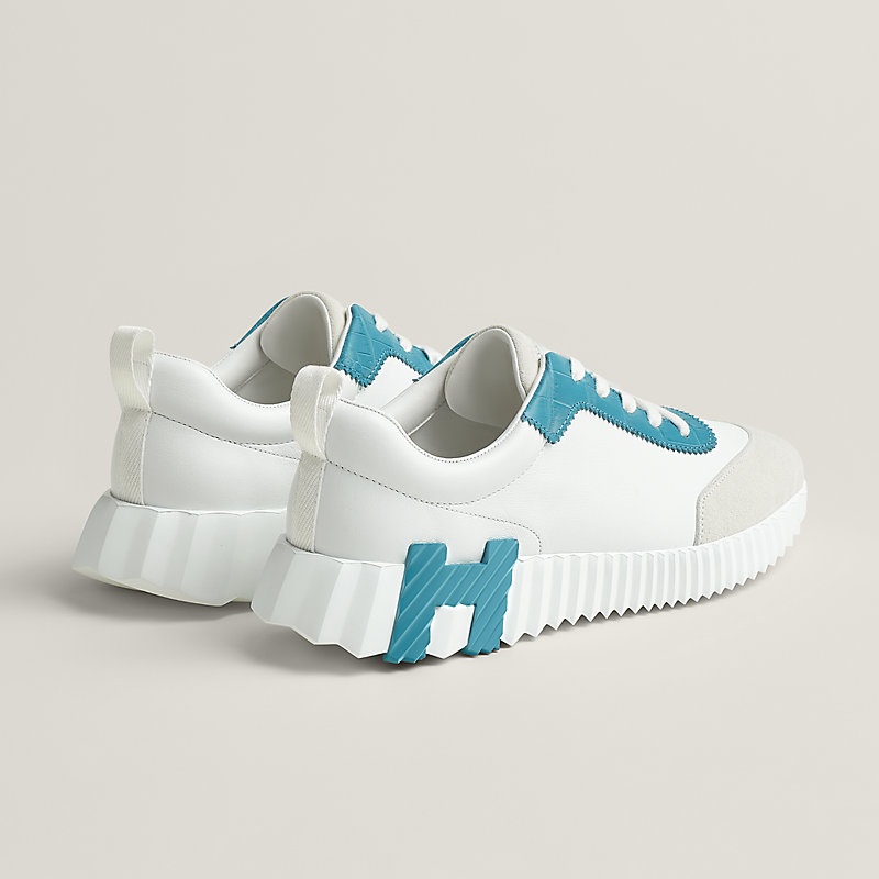 Sneakers Bouncing
