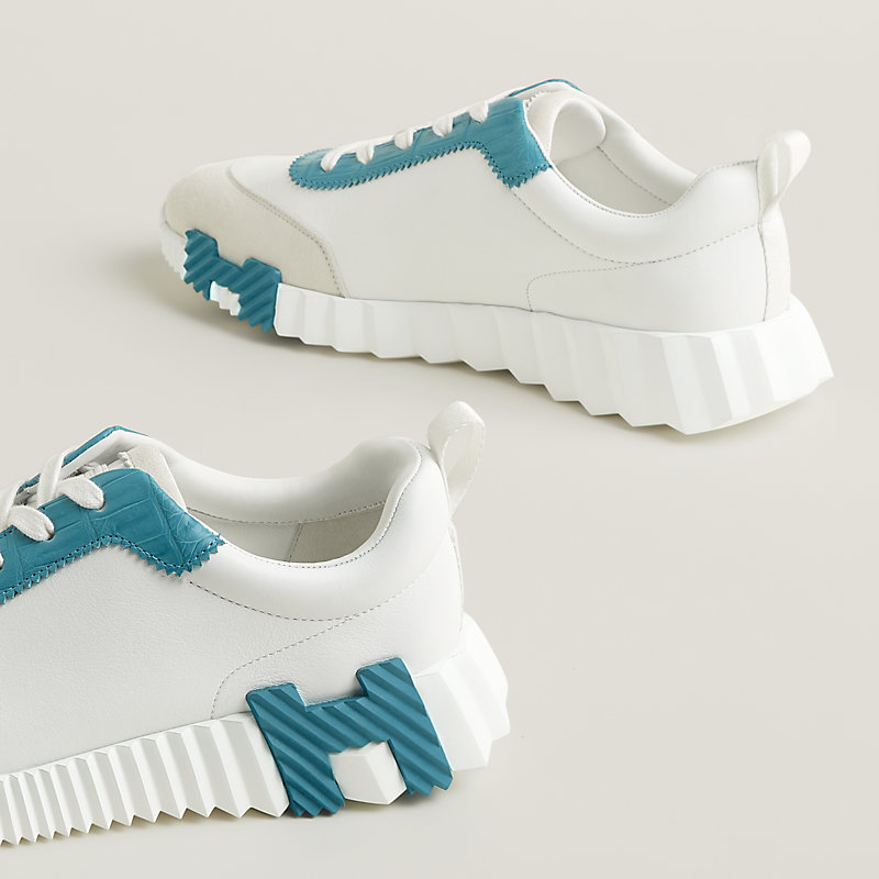 Sneakers Bouncing