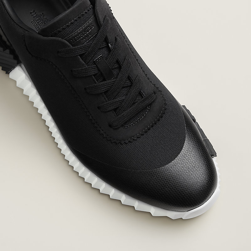 Sneakers Bouncing