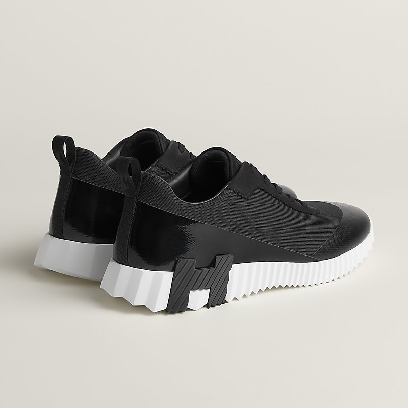 Sneakers Bouncing