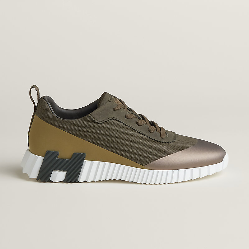 Sneakers Bouncing