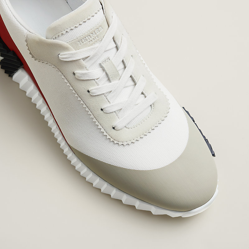 Sneakers Bouncing