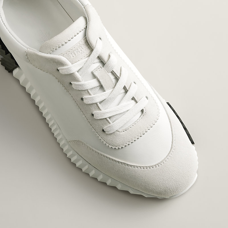 Sneakers Bouncing