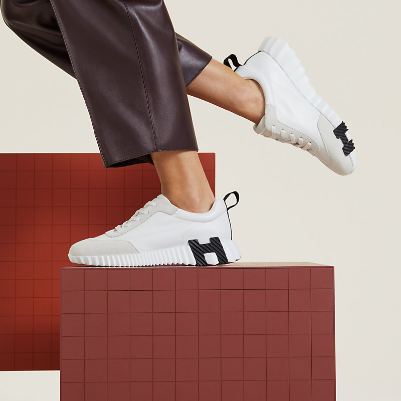 Sneakers Bouncing